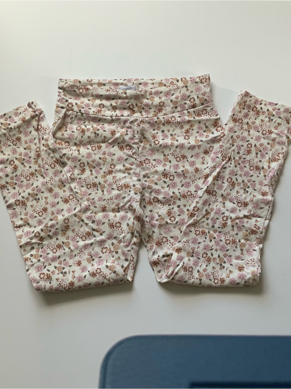 Lady’s Floral Print Pink and Cream Leggings size 4
